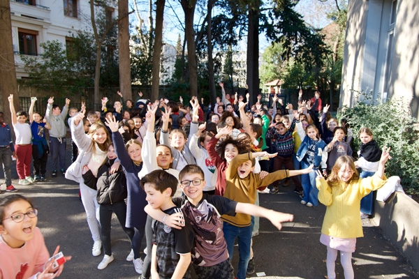 Les écoliers dans la cour de l'école Assomption Montpellier